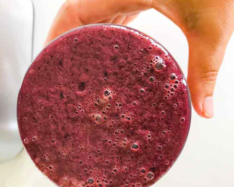 Réaliser un cocktail maison vert pour des yeux en bonne santé